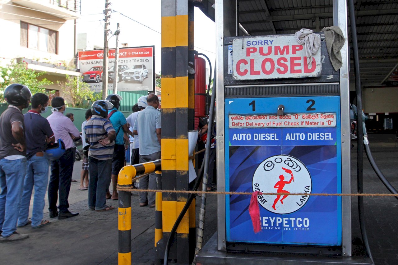 燃料嚴重短缺 斯里蘭卡遊說外國石油公司投資