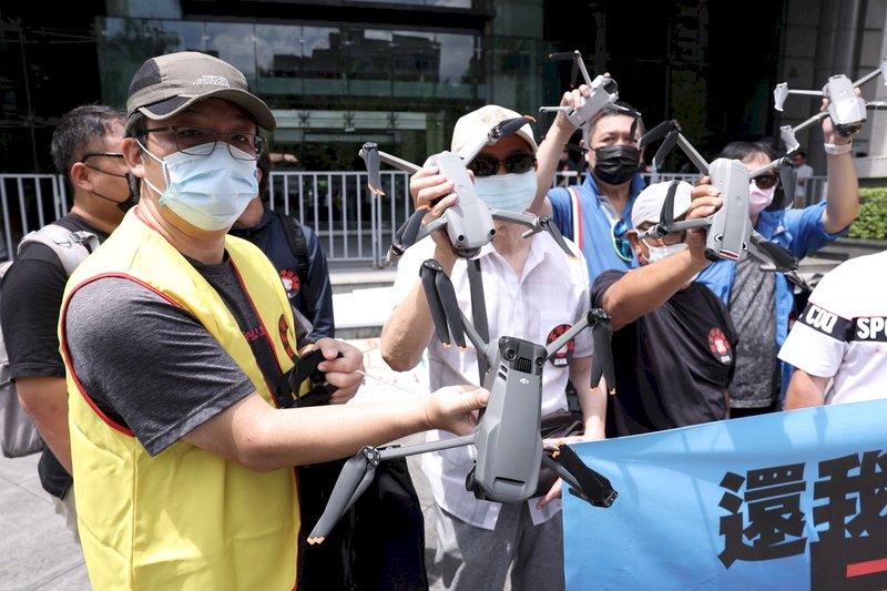 無人機玩家要求開放夜航 民航局駁回：台灣規範與先進國家一致