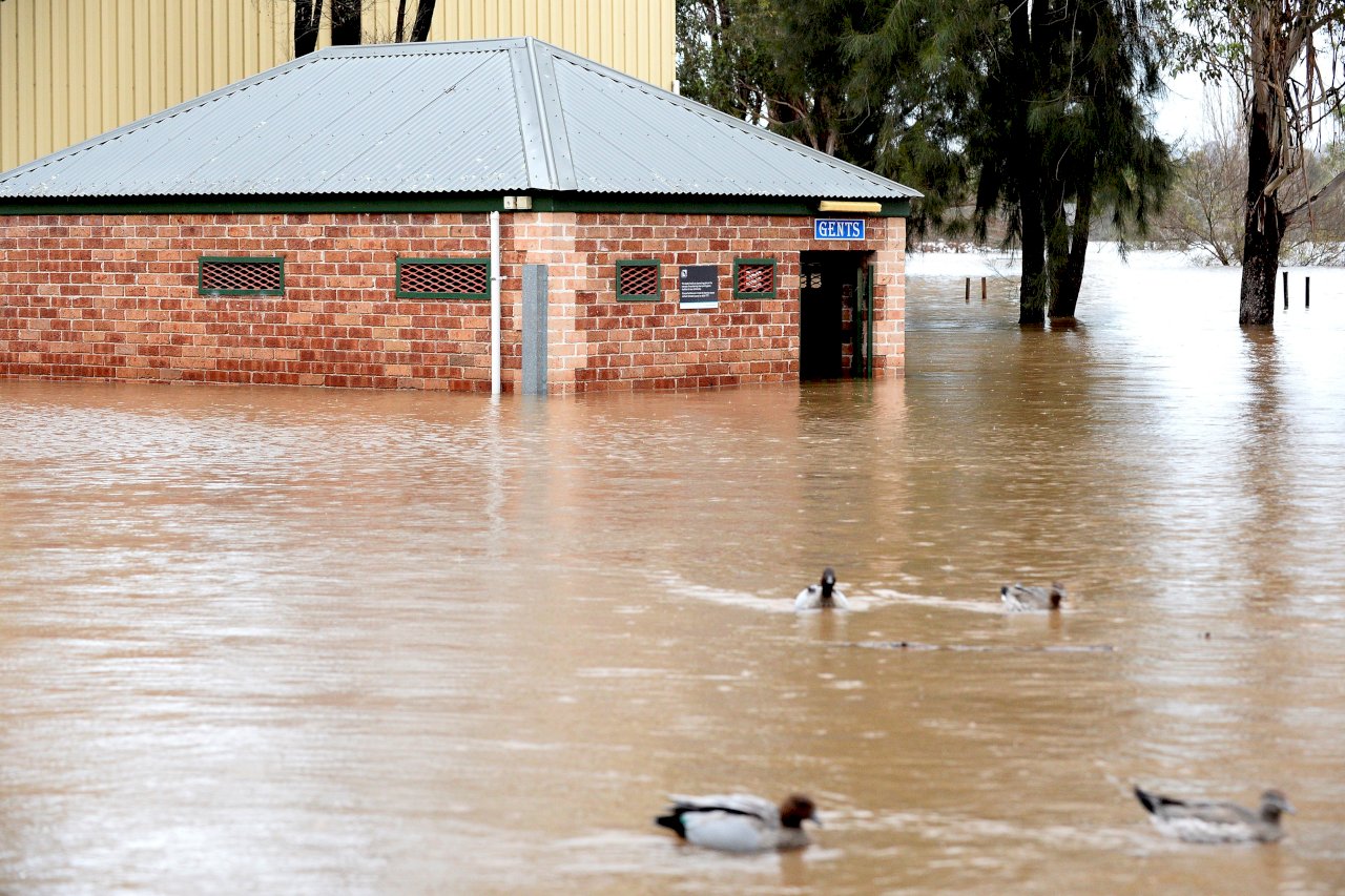 澳洲東岸水患迫使居民撤離 雪梨尚未脫離險境