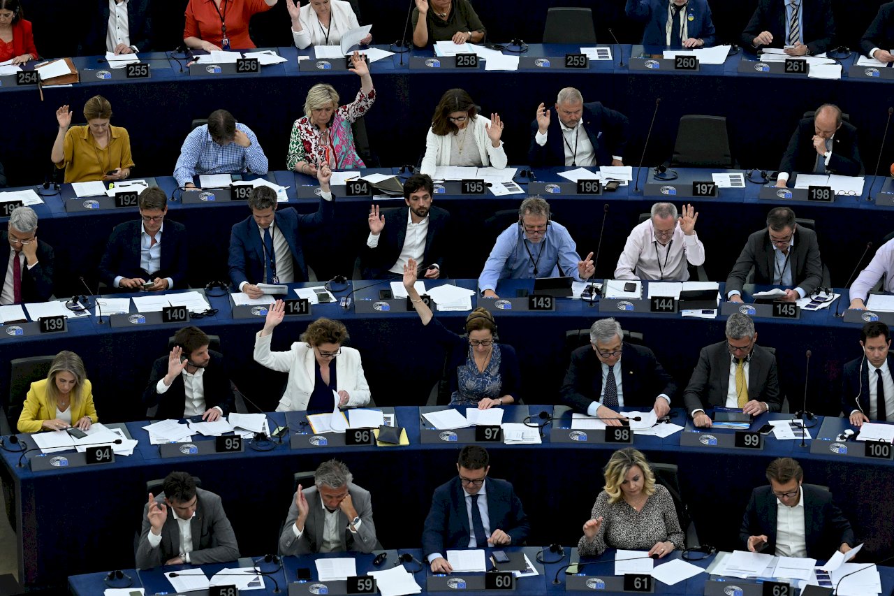 歐洲議會籲國際足總幫助受害移工家屬尋求賠償