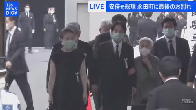 副總統賴清德、前國策顧問金美齡齊現身增上寺 送安倍最後一程