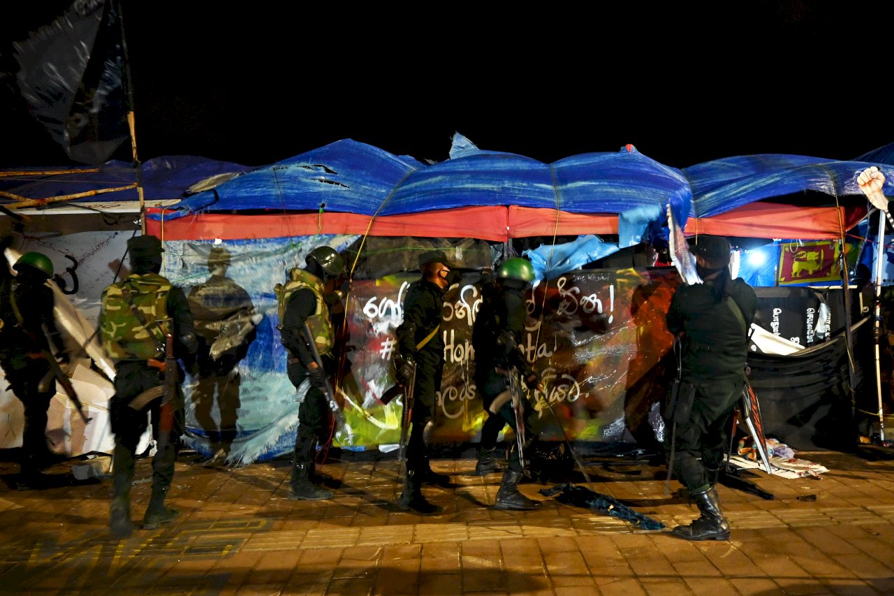 斯里蘭卡政府拆除抗議營地 示威人士矢言持續抗爭