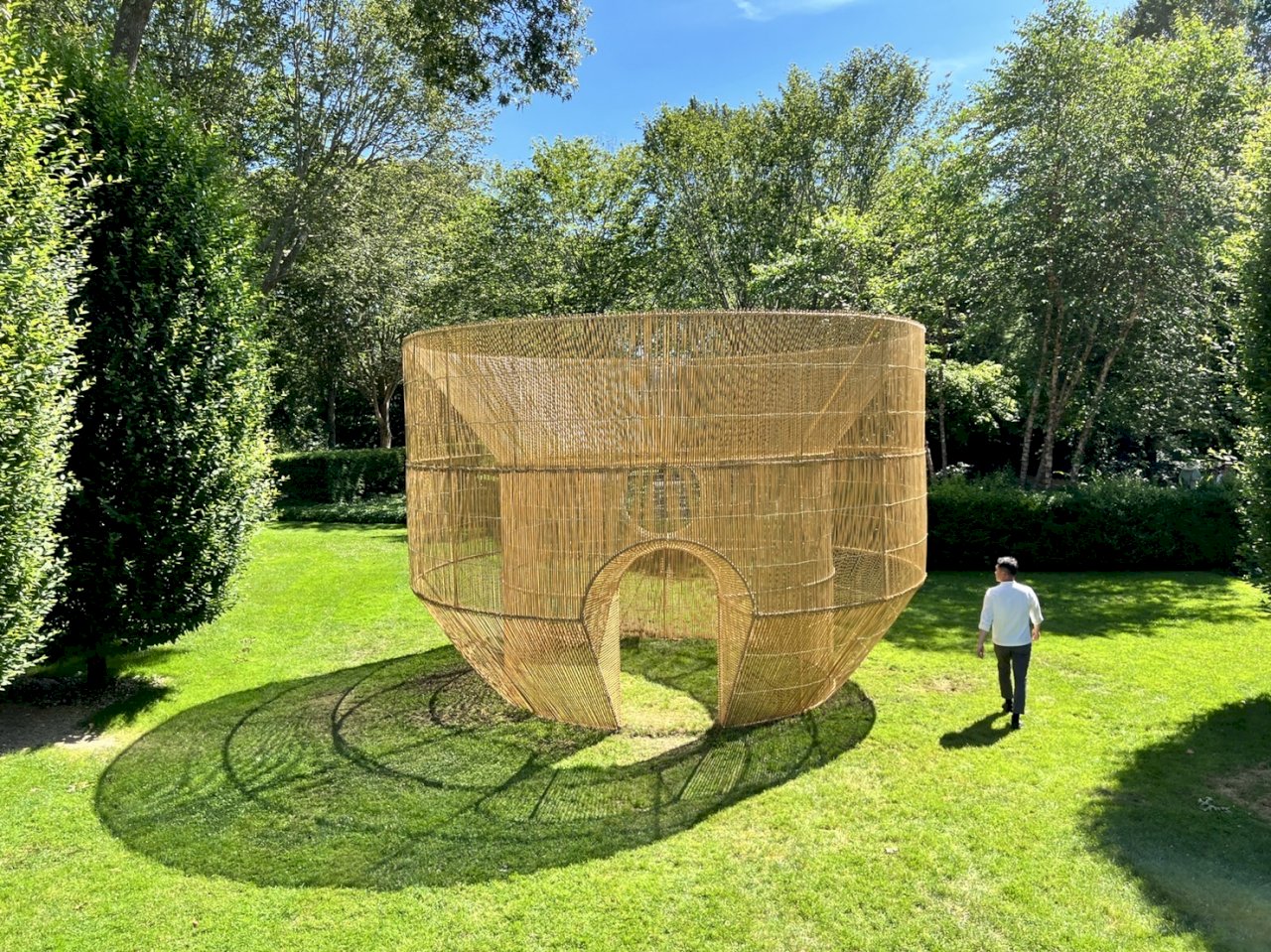台灣藝術家范承宗大型竹藝戶外裝置   紐約長島長屋花園永久展出