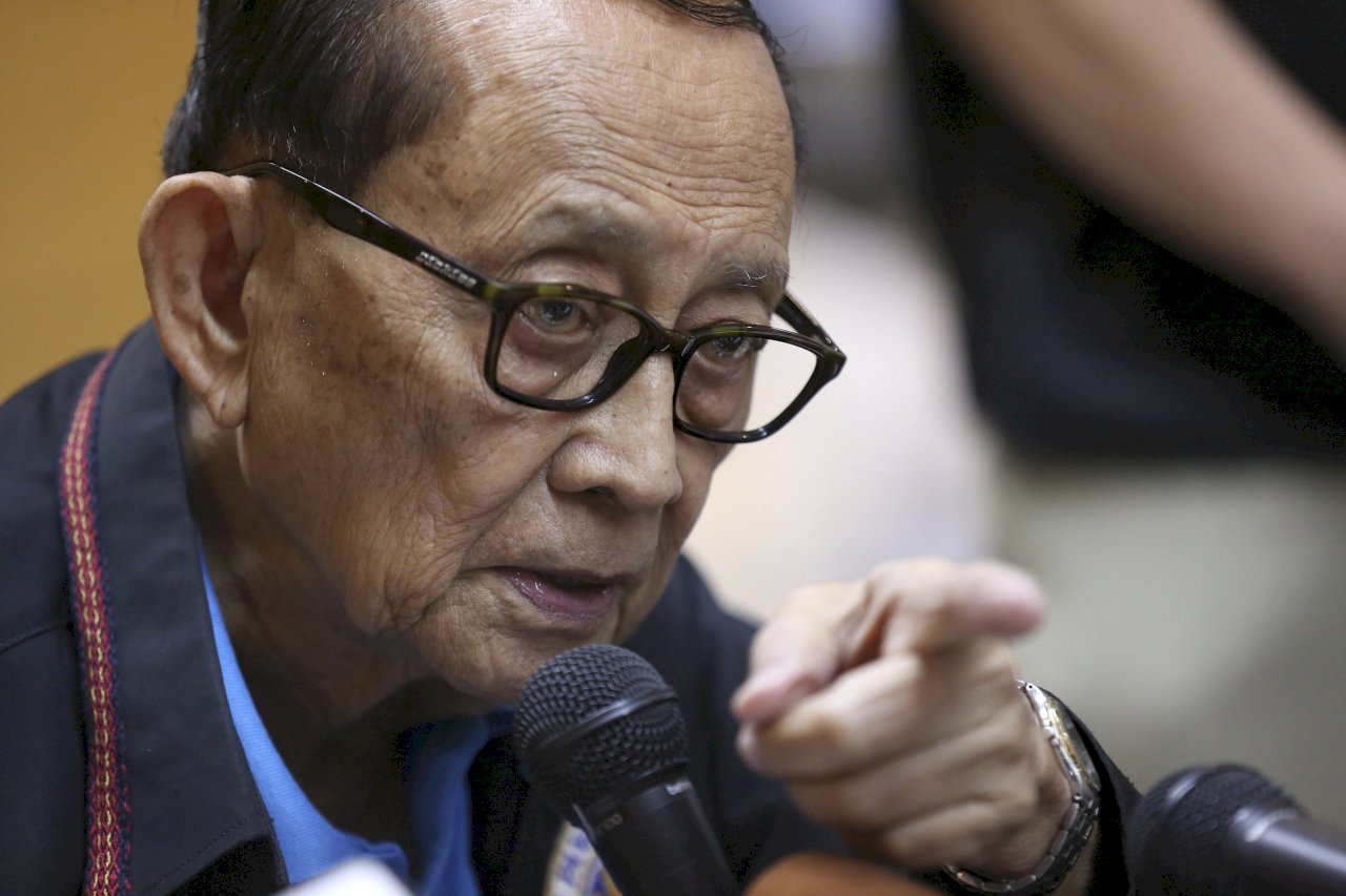 菲律賓前總統羅慕斯因COVID-19病逝 享耆壽94歲