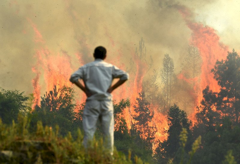 重慶45℃再破高溫紀錄  山林大火接二連三