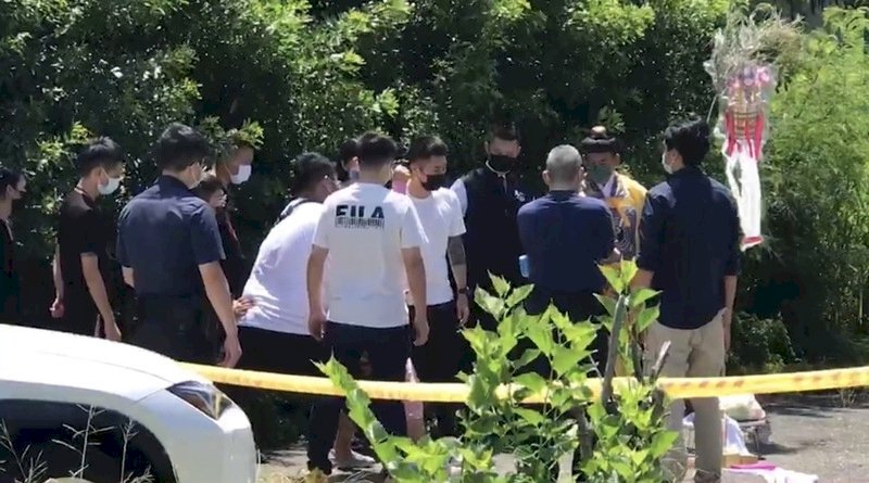 悼殉職員警  游錫堃：警械使用修法 下會期優先審查