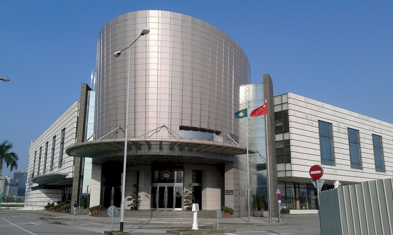 首次有澳門記者採訪被警方帶走 引發新聞自由爭議