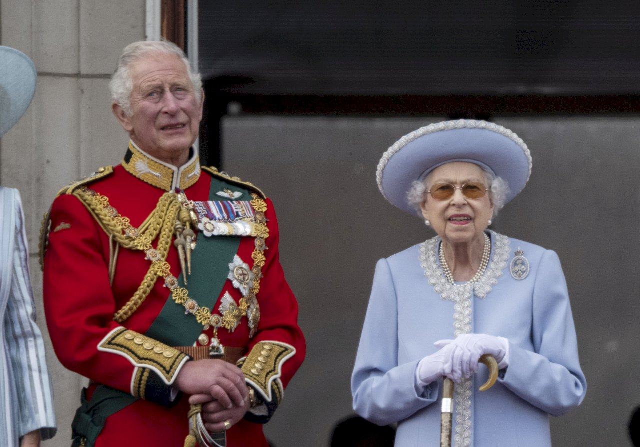 伊莉莎白女王廣受愛戴 新國王查爾斯評價兩極