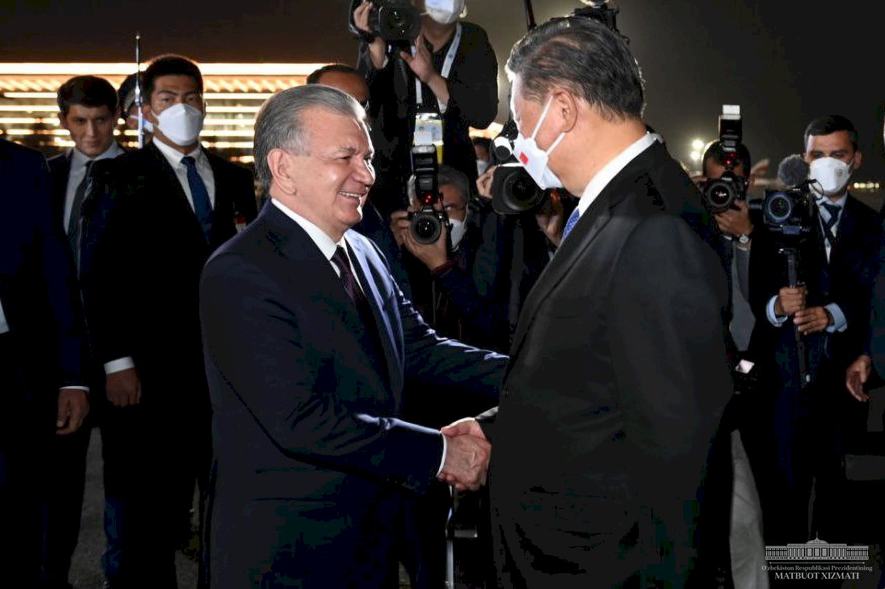 習近平抵達烏茲別克 將出席撒馬罕上合峰會