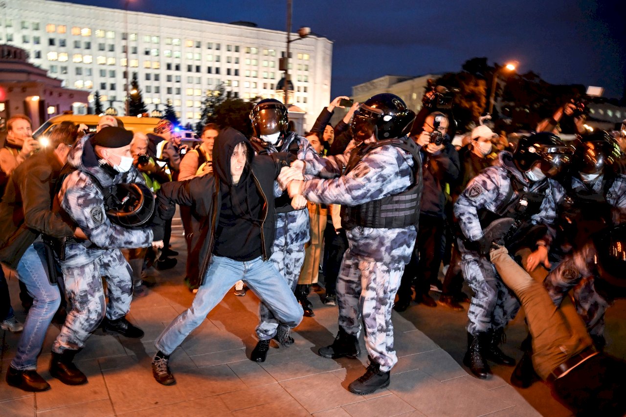 反動員令！俄羅斯38城市爆示威 上千人遭拘捕