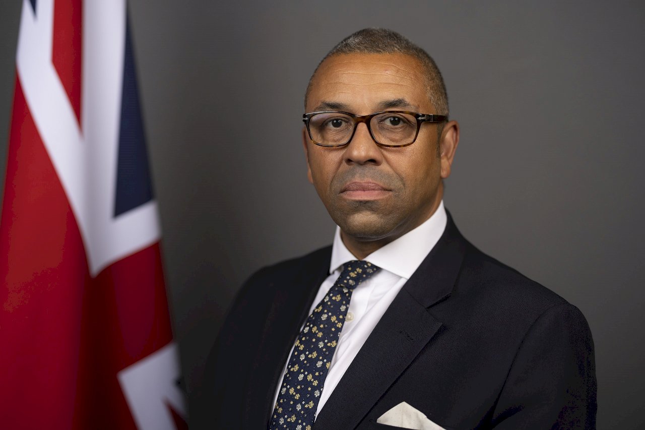 英外相警告：北京若武力犯台 中國經濟將崩潰