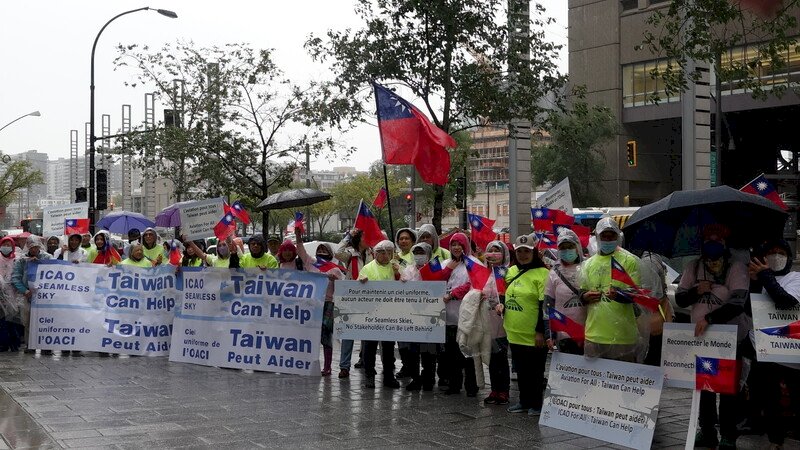 近百僑胞聚集ICAO外 寒風中疾呼讓台灣加入
