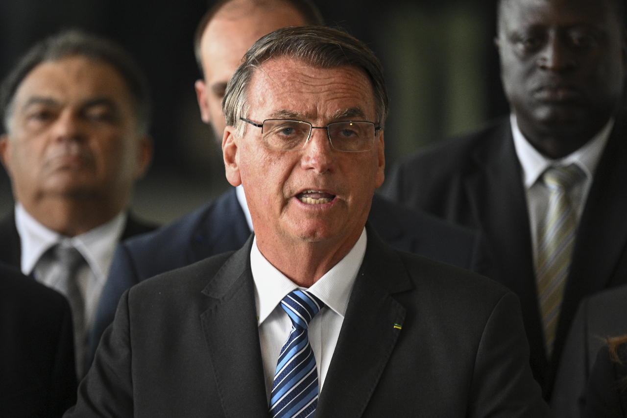 巴西參議員爆料 曾與前總統波索納洛開會談政變