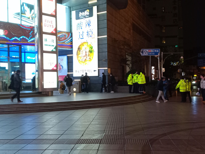 白紙革命/上海見警率激增 不讓抗議者聚集
