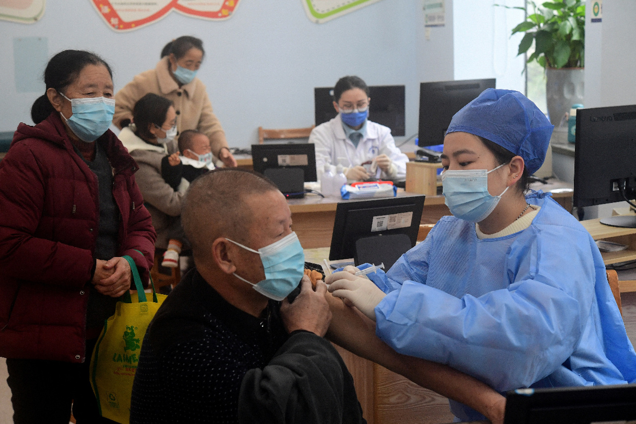疫情急升溫 中國展開第二劑次加強劑接種