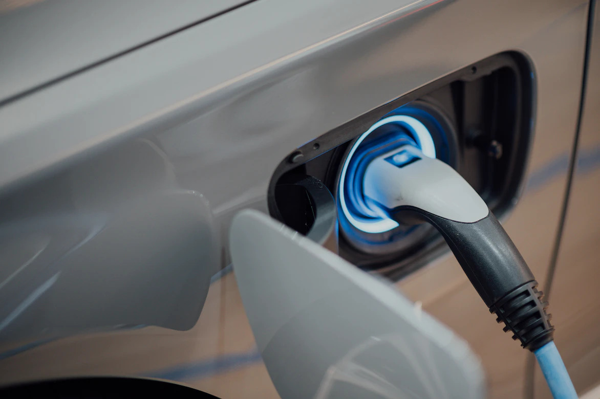 電動車需求成長快 IEA：2023佔全球銷售近1/5