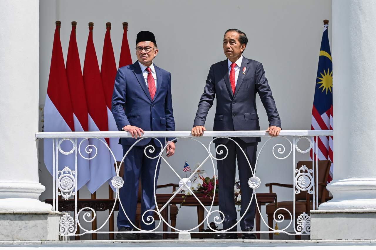安華上任後首次出訪 會面印尼總統佐科威