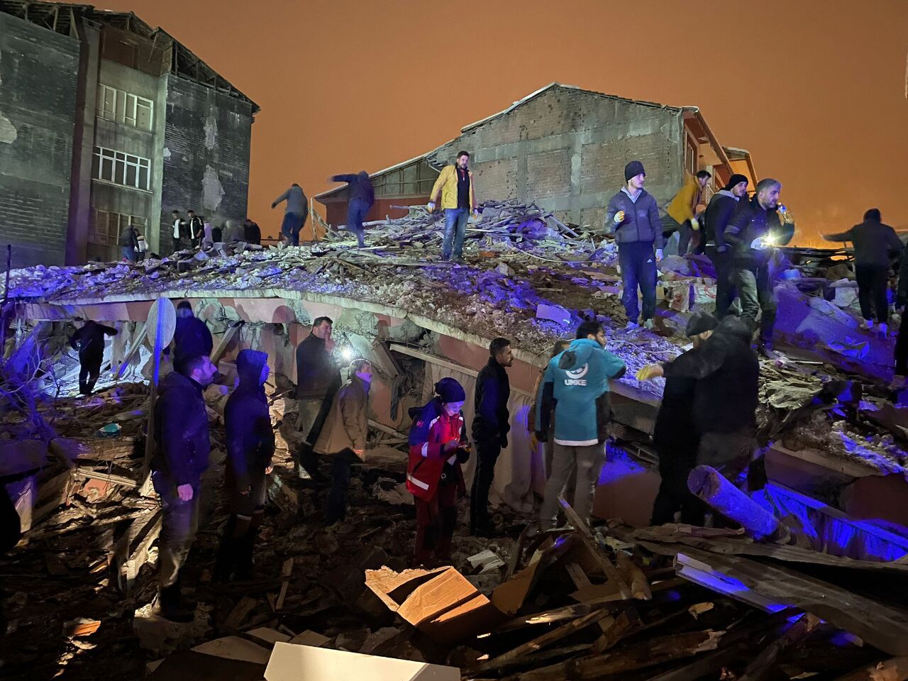 7.8強震土敘已逾20死 逾百建物倒塌料死傷將攀升