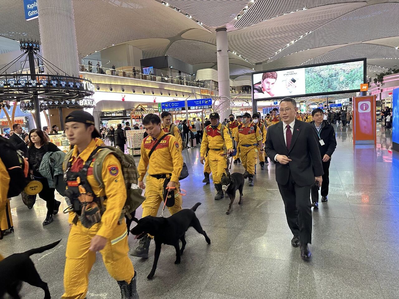 台灣救援隊完成任務離境 CNN土耳其頻道報導