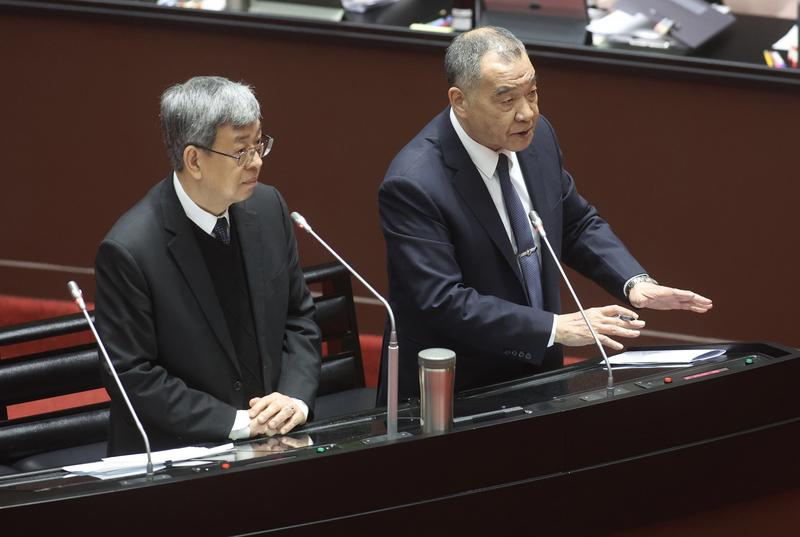 振興觀光 行政院拍板 自由行送5000消費金、旅行團最高獎助2萬  台美軍事交流突破 國軍將派聯兵營赴美受訓