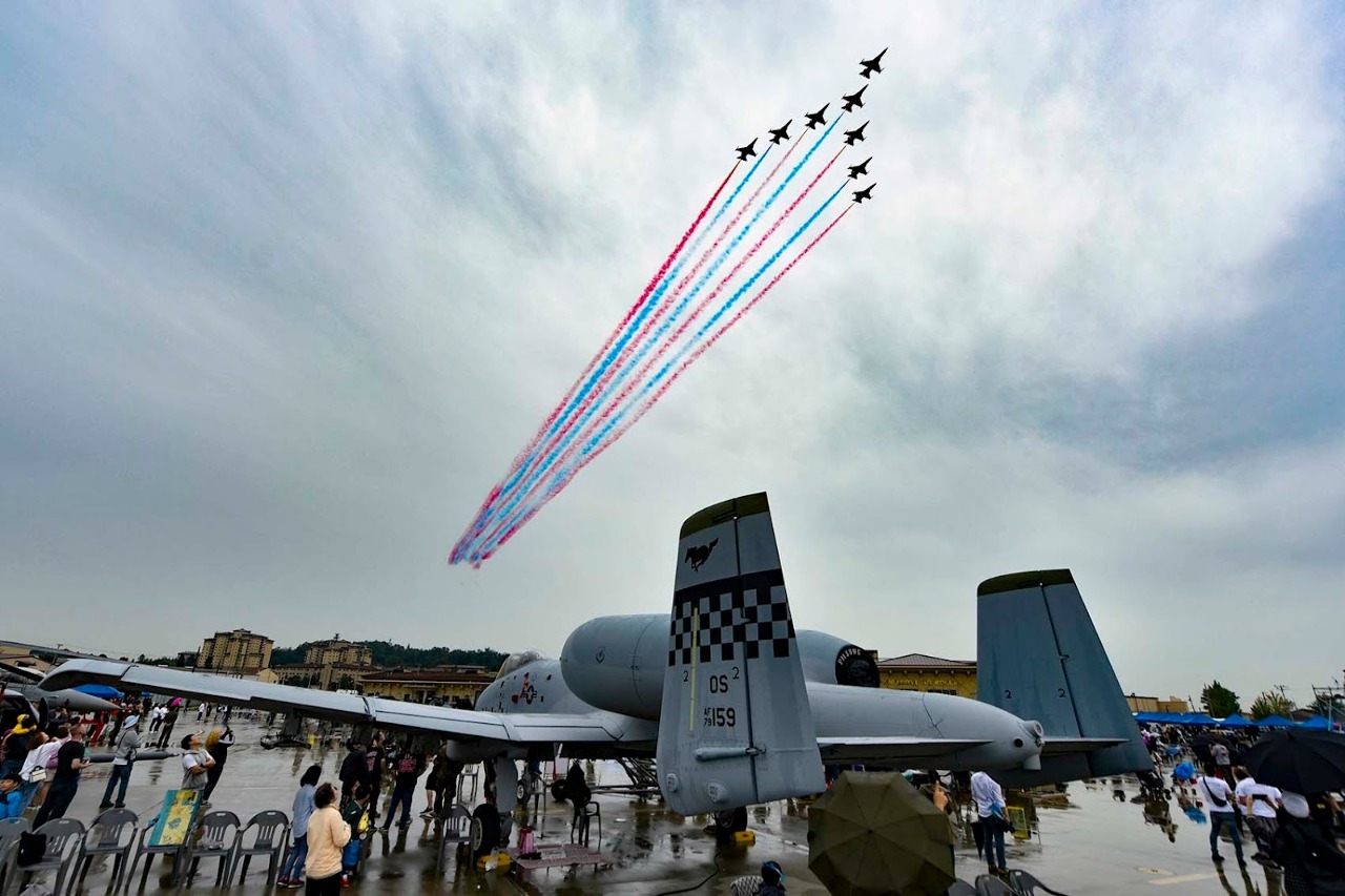吃閉門羹硬混進去？3名疑似中國間諜澳洲航空展狂拍戰鬥機