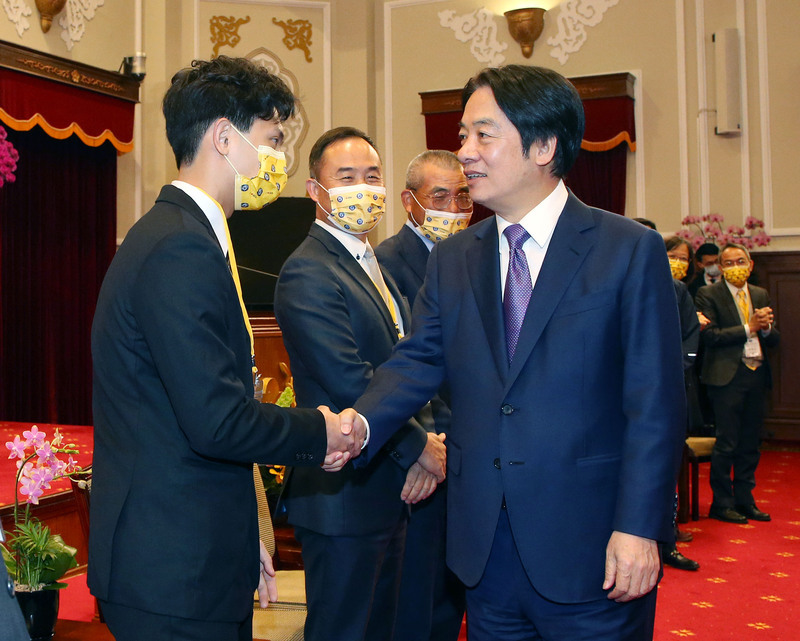 接見傑青獎得獎學生 賴清德：從別人需要看到自己責任