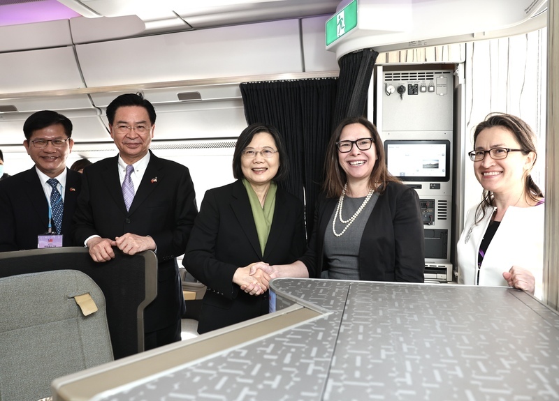 蔡總統出訪過境美國 台美互信考驗中國智慧