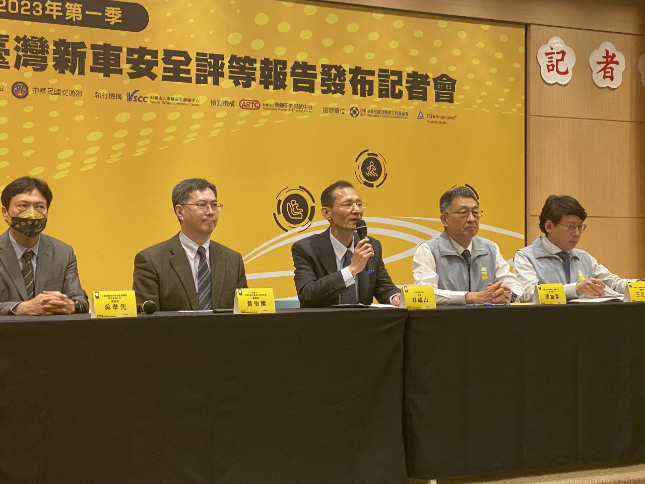 交部發布兩款新車評等 安全配備不如國外