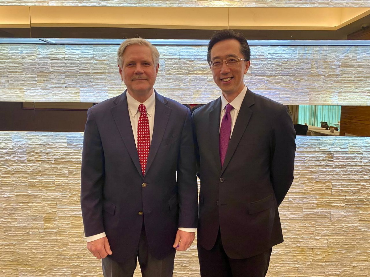 長期友我 美參議員何文抵台訪問