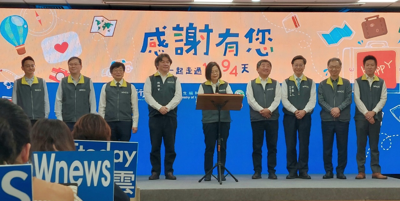 最後一次赴指揮中心 總統：難忘「+0」與「粉紅口罩」