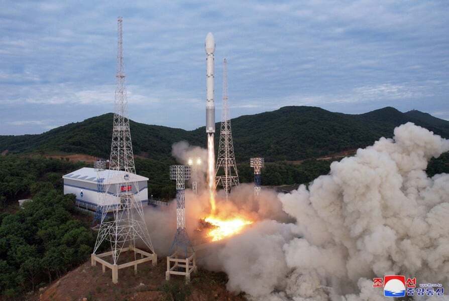 南韓：北韓發射火箭 疑似搭載間諜衛星