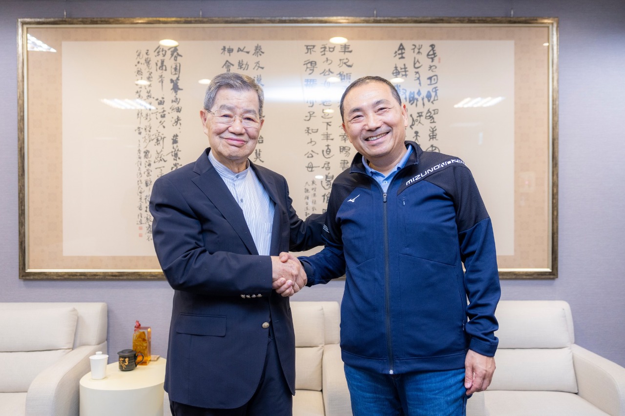 拜會蕭萬長 侯友宜：兩岸不該被政治意識形態操弄