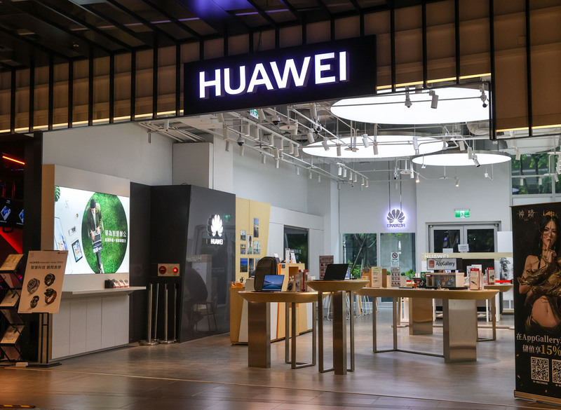 華為手機發展受限 全台品牌店接連熄燈