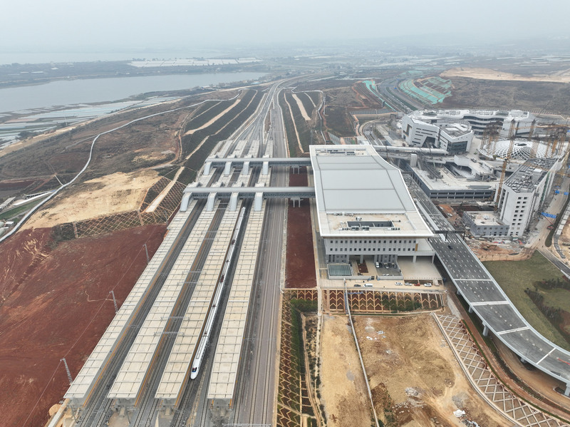 瘋狂基建下 中國城投公司債台高築瀕臨失控