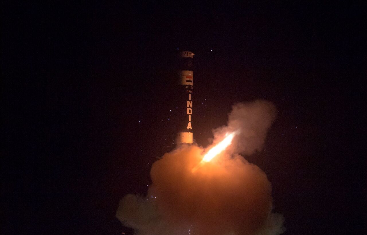 印度烈火-P飛彈完成夜間試射 可攜核彈頭