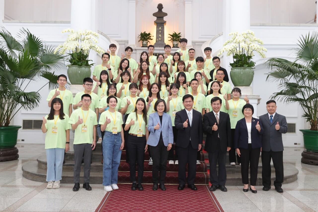 接見青年海外和平工作團 總統期許傳遞台灣溫暖