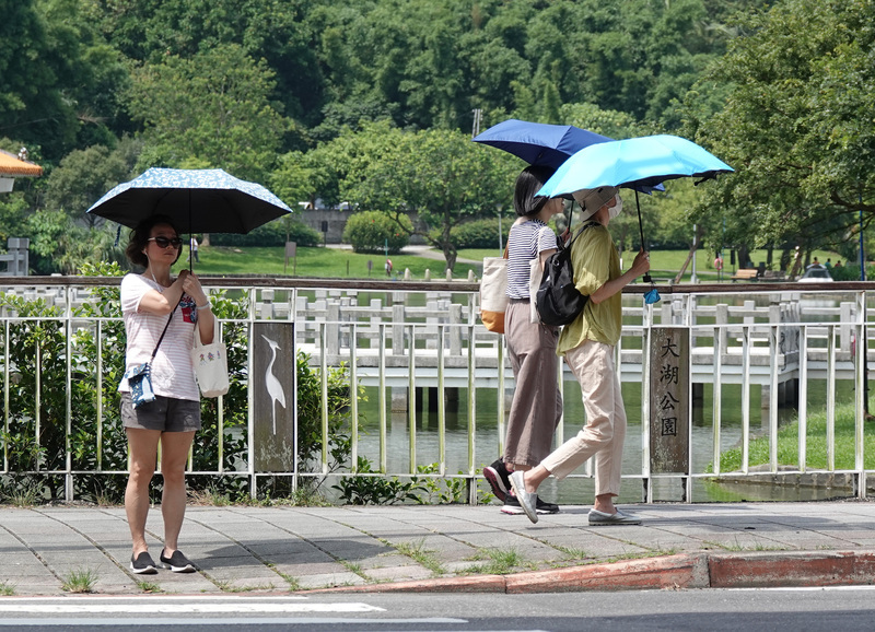 小犬海警發布 北東短暫雨 沿海留意風浪