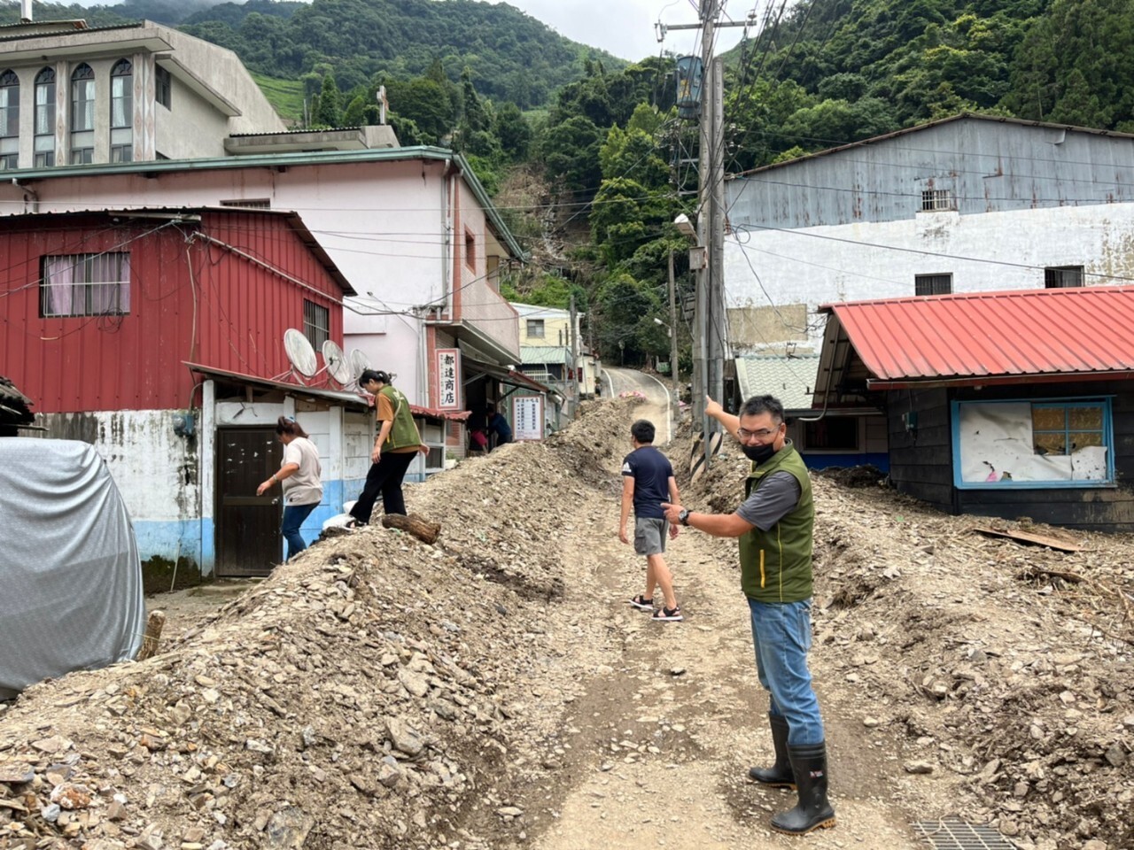 颱風接連重創山區 芥菜種會緊急啟動儲糧倉救援