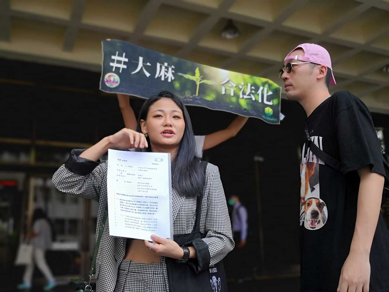 大麻無害論有罪?綠黨黨主席告發馬斯克引誘施用毒品