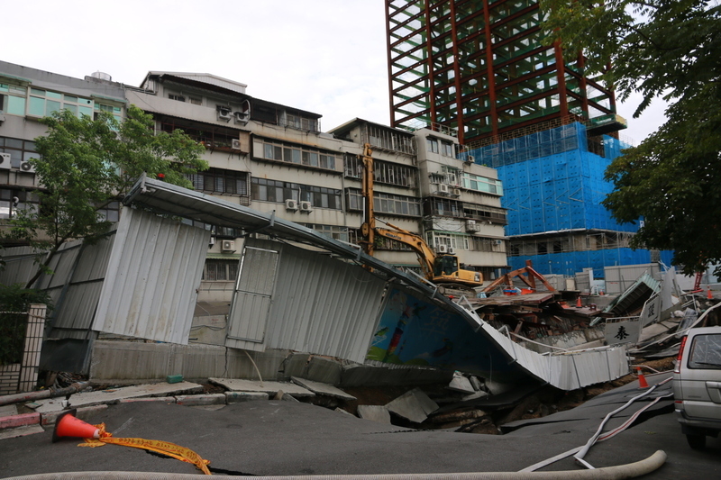 北市大直建案旁民宅傾斜  疏散範圍再擴大