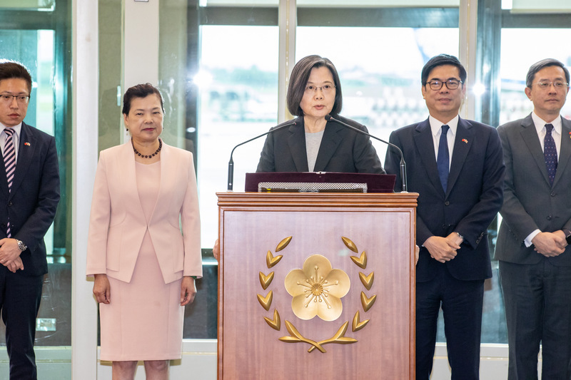 蔡總統從史瓦帝尼返國 幻象伴飛  習近平缺席國際峰會 跑去中國東北勘上個月的災