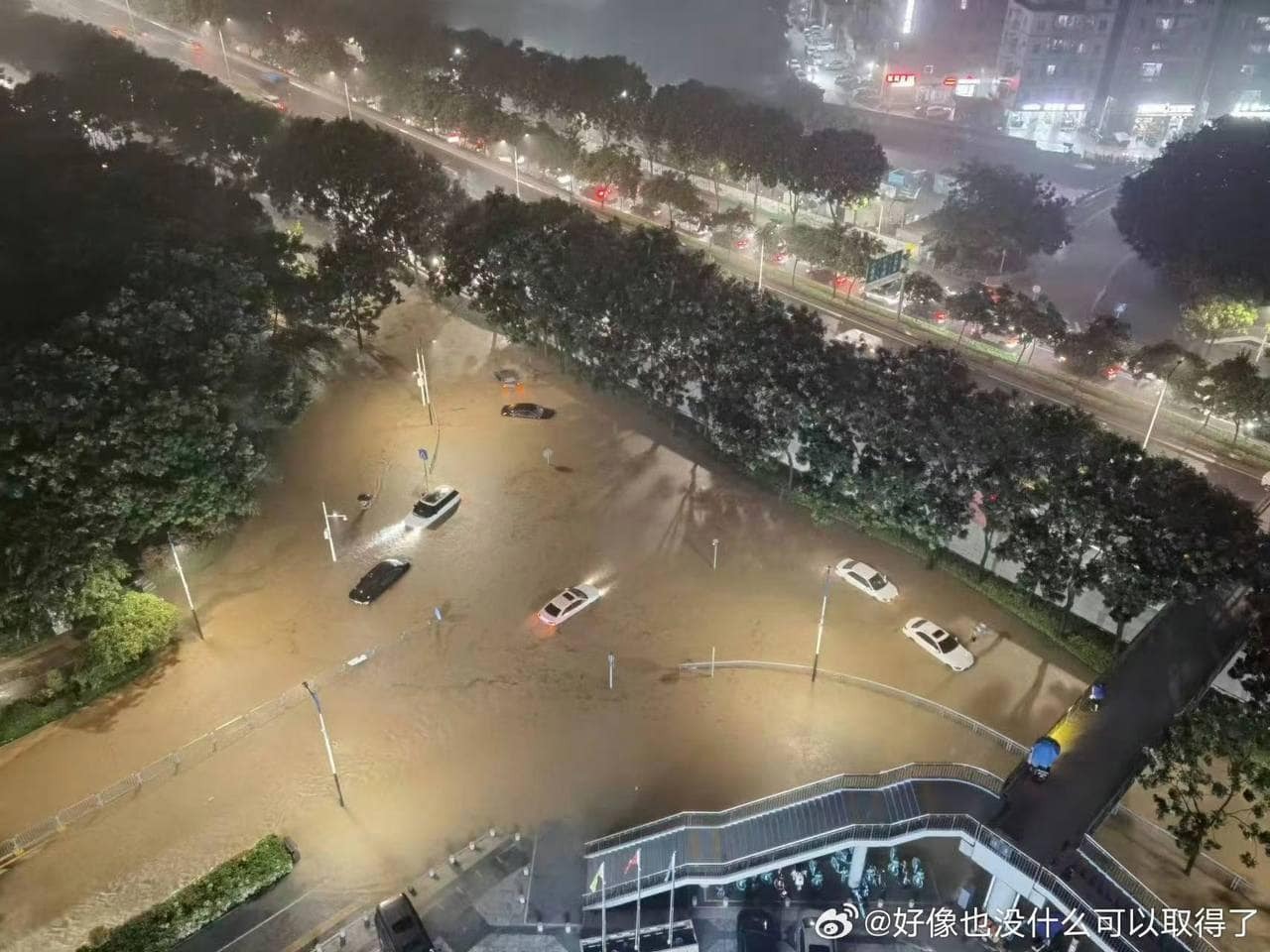 圖集| 暴雨下的香港 - 香港文匯網