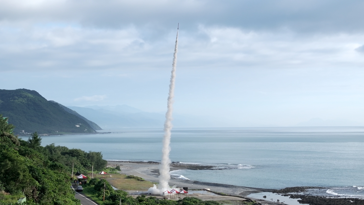 淡江大學科研探空火箭「Jessie」 屏東旭海完成試射