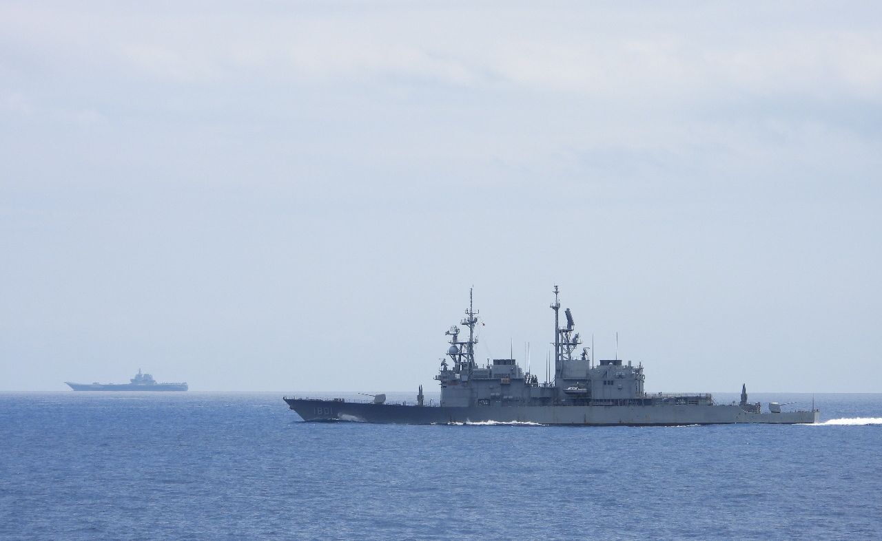 35架次共機大舉出動 國軍嚴密掌握山東號聯訓