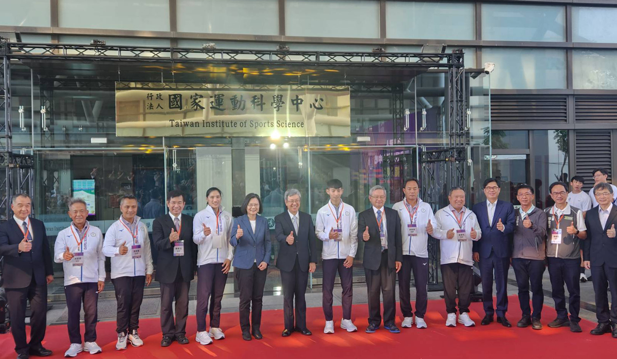 總統、陳揆為國家運科中心揭牌 見證新里程碑