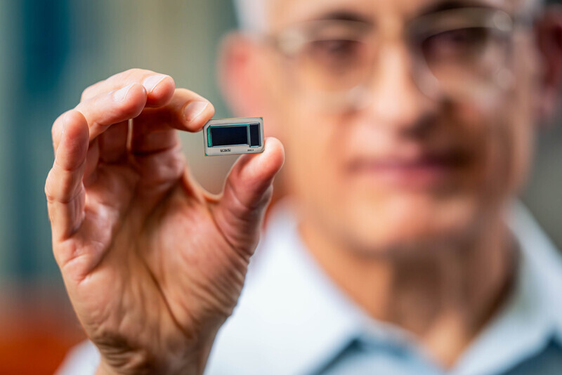 英特爾推先進封裝用玻璃基板 2026年起量產