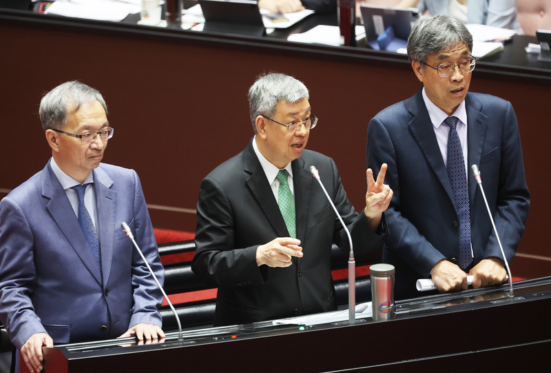 進口蛋爭議負責官員擴大 陳駿季證實畜牧司長去職