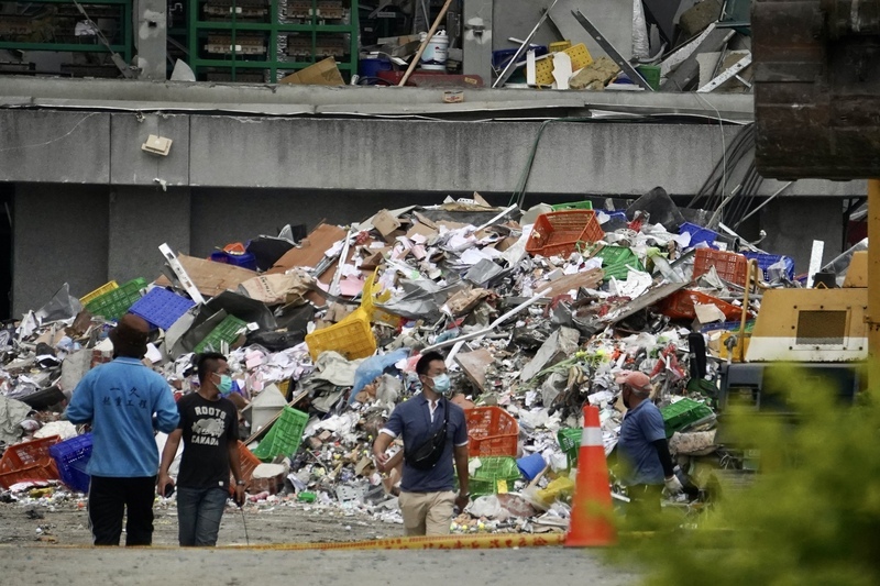 屏東工廠大火爆炸再尋獲遺體 累計9死1員工失蹤