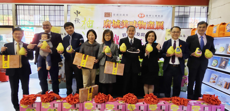 秋意濃散台灣味  台南文旦蔬果熱銷加拿大
