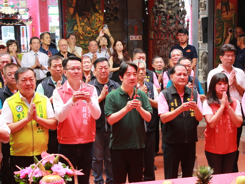 赴台中廟宇參香 賴清德：有主權才有真正民主和平